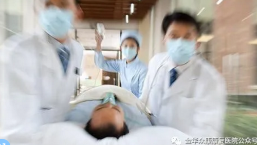 給妻子割喉自己再跳樓，生死一線間